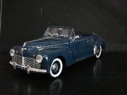 Peugeot 203 Cabriolet 1954 de couleur bleu (Vue ct conducteur)