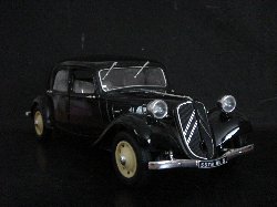 Citron Traction avant 1938 Type 11b de couleur noire (Vue ct passager)