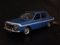 Renault 12 Gordini de couleur bleue  lignes blanches (Vue ct conducteur)