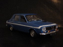Renault 12 Gordini de couleur bleue  lignes blanches (Vue ct passager)